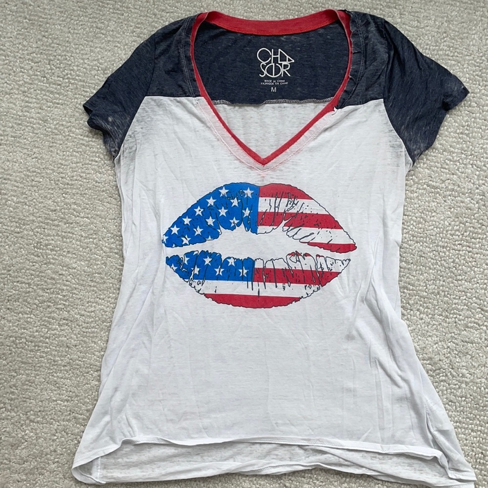 BRAND NEW!!! Chaser Flag Lips shirt